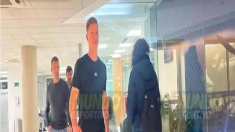 马修-瑞恩国门失误送大礼：禁区内滑稽失误引发308关注